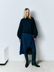 Adorata Navy Blue spódnica z wełny Merino z ozdobnymi plisami