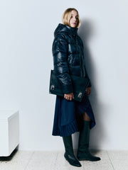 Adorata Navy Blue spódnica z wełny Merino z ozdobnymi plisami