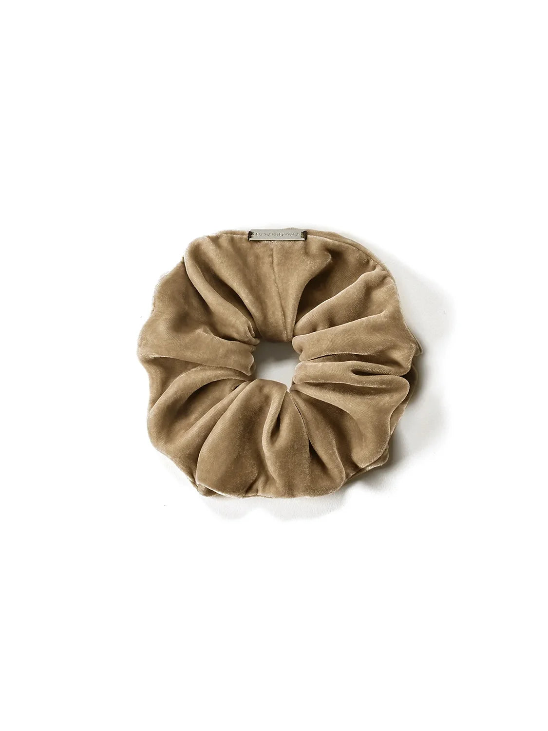Sabbia Dorata scrunchie z jedwabnego weluru z ręcznie przyszytym logo